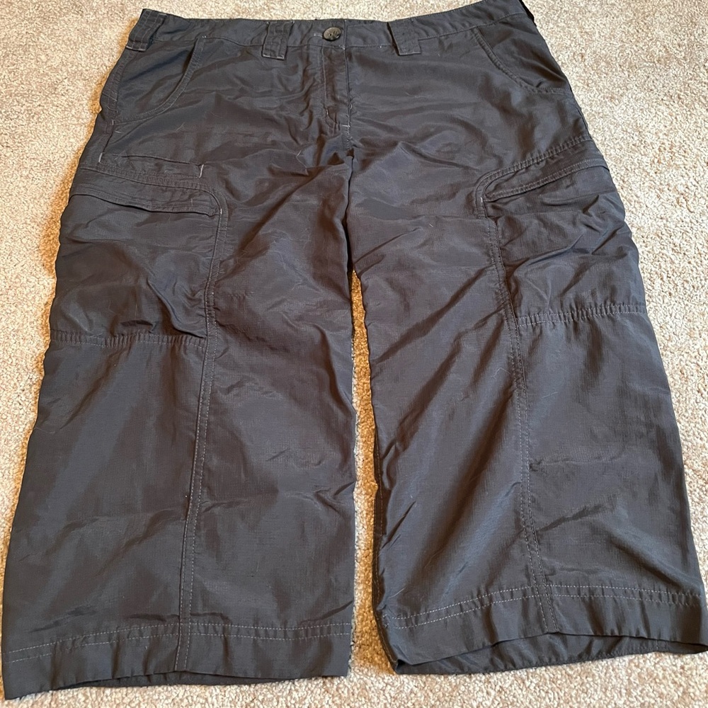 Hiking style capris pants